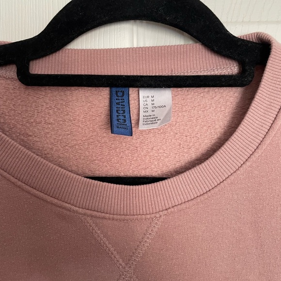 H&M Blush Pink Crewneck - Picture 3 of 3